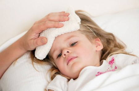 Nguyên nhân và cách xử trí khi trẻ sốt 1