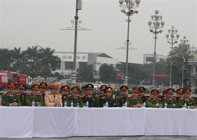 Các đại biểu tham gia lễ ra quân