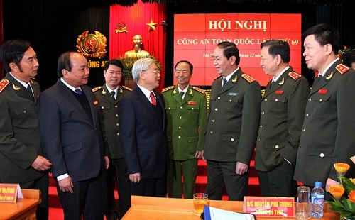 Tổng Bí thư Nguyễn Phú Trọng cùng các đại biểu tham dự Hội nghị Công an toàn quốc lần thứ 69.