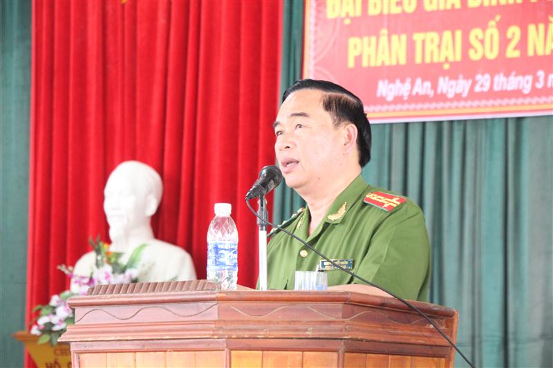 Đại tá Nguyễn Viết Hoàn - Giám thị Trại giam số 6 BCA phát biểu tại hội nghị