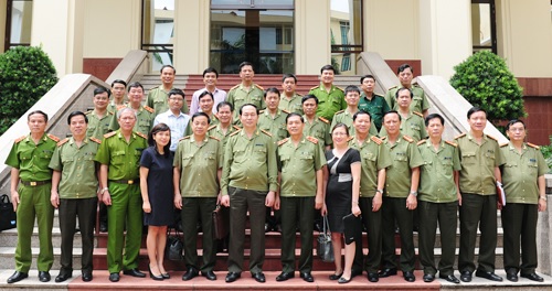 Bộ trưởng Bộ Công an Trần Đại Quang cùng các đại biểu dự hội thảo.