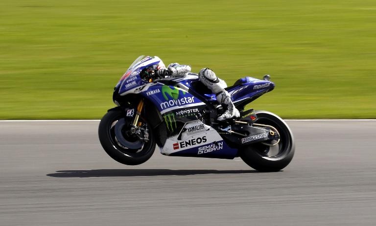 Tay đua Tây Ban Nha Movistar Yamaha Jorge Lorenzo tại giải đua xe British Grand Prix tổ chức ở Silverstone, miền Nam nước Anh