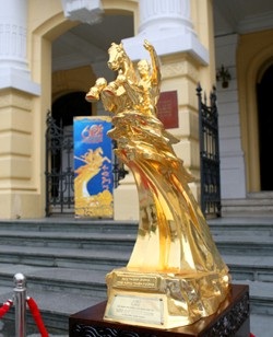 Tượng vàng Thánh Gióng là tác phẩm nghệ thuật mang thông điệp nhân văn, sức mạnh Phù Đổng – vì hòa bình, thịnh vượng, mang ý nghĩa văn hóa – lịch sử của cả dân tộc