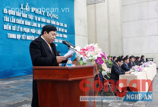 Đồng chí Nguyễn Xuân Đường, Chủ tịch UBND tỉnh phát biểu chỉ đạo Lễ ra quân