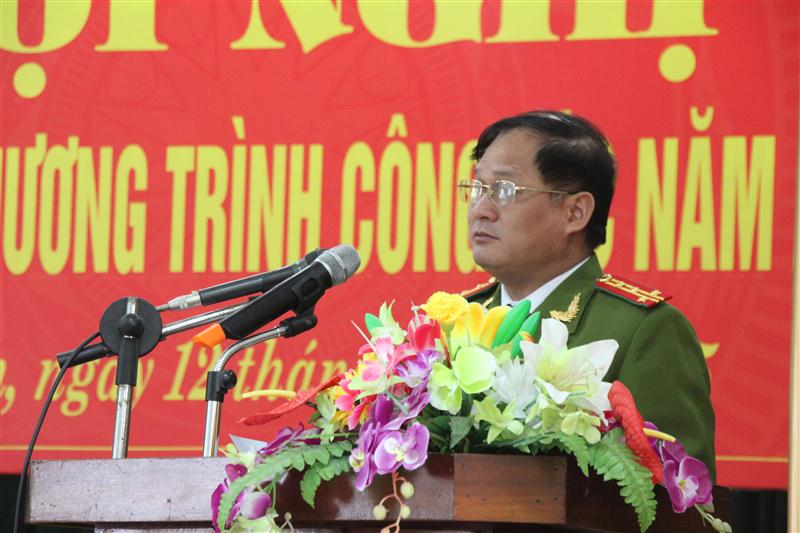 Đại tá Trần Thăng Long, Giám thị Trại Tạm giam, chủ trì Hội nghị phát biểu khai mạc hội nghị