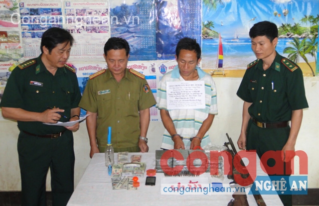 Đối tượng và tang vật bị lực lượng PCTPMT BĐBP Nghệ An phối hợp với Công an Lào bắt giữ trong Chuyên án 331LV