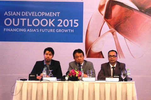 Họp báo công bố Báo cáo Triển vọng phát triển châu Á 2015