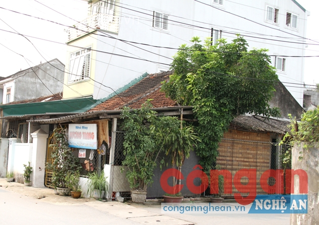 Ngôi nhà của mẹ con bà Nguyễn Thị H., nơi cha dượng bị “tố” đã nhiều lần hại đời con riêng của vợ