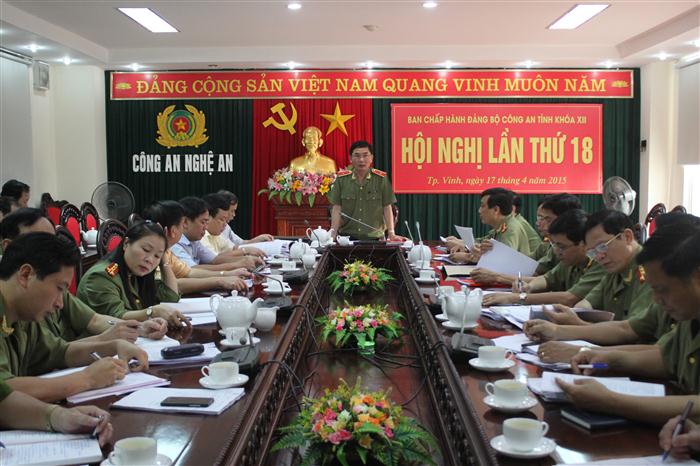 Thiếu tướng Nguyễn Xuân Lâm - UVBTV Tỉnh ủy, Bí thư Đảng ủy, Giám đốc Công an tỉnh chủ trì hội nghị.