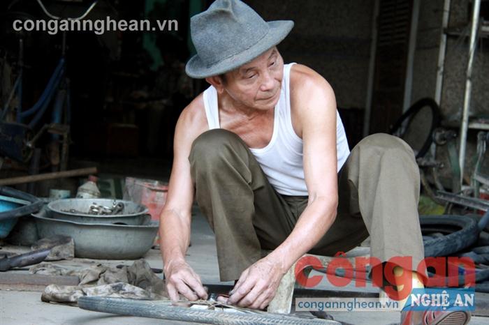     Ông Nguyễn Văn Trường, công dân tiêu biểu ở làng Việt kiều