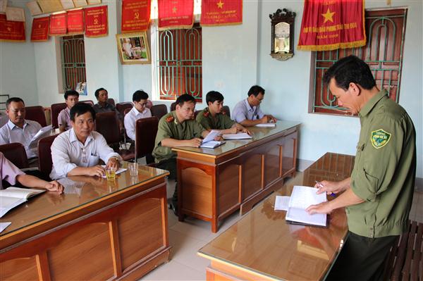 Công an xã Nam Giang, huyện Nam Đàn thường xuyên tổ chức giao ban                                      “Cụm liên kết” đảm bảo ANTT 