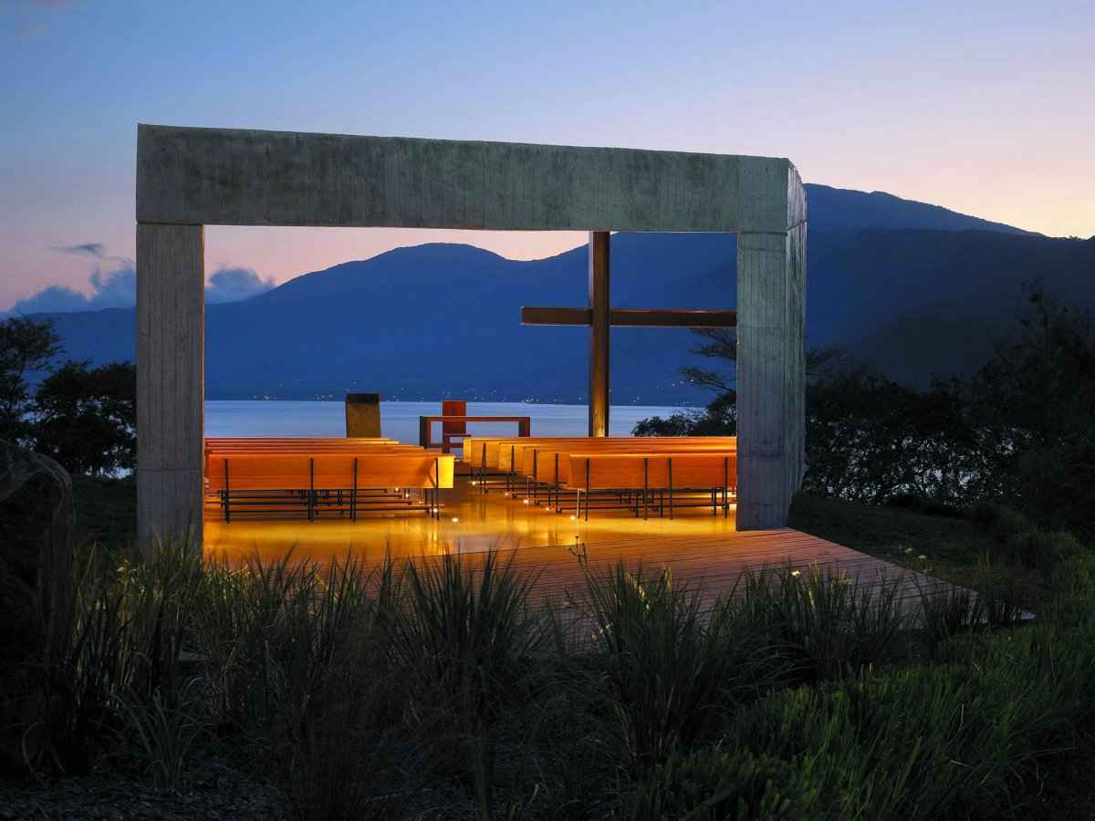 Cardedeu - thiết kế bởi EMC Arquitechture (Lago de Coatepeque, El Salvador)