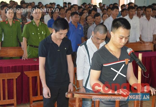 Bị cáo Nguyễn Hữu Quân thành thật khai báo                 hành vi trước tòa