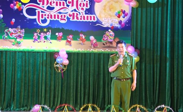 Đại tá Đào Hồng Lập – Phó Giám đốc Cảnh sát PC&CC tỉnh gửi những lời chúc tốt đẹp nhất tới các cháu thiếu niên nhi đồng