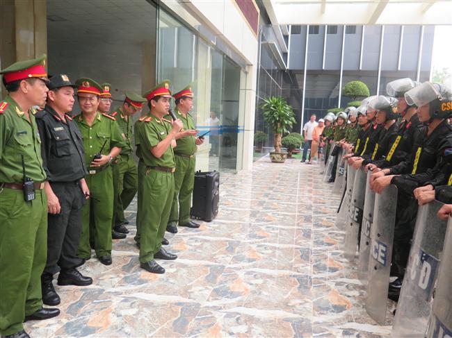 Đồng chí Trung tá Nguyễn Đức Hải – Phó giám đốc Công an tỉnh đánh giá cao sự chủ động, cố gắng của các lực lượng tham gia