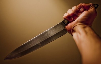 Do mâu thuẫn, dùng dao đâm nhiều nhát vào bụng chủ nhà nghỉ.