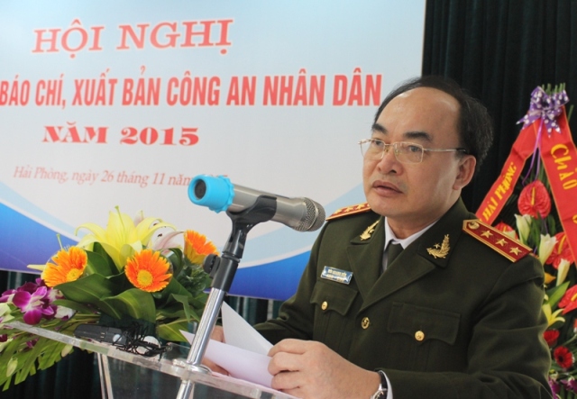 Đồng chí Thượng tướng Bùi Quang Bền, UV BCH Trung ương Đảng, Thứ trưởng BCA phát biểu tại hội nghị