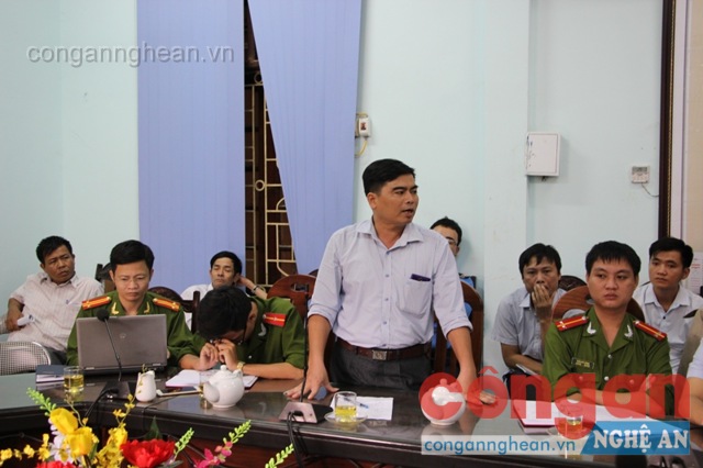 Chủ tịch UBND xã Hưng Xuân đề nghị UBND huyện giúp đỡ trong việc tìm địa điểm mới cho các chủ bến bãi tiếp tục hoạt động