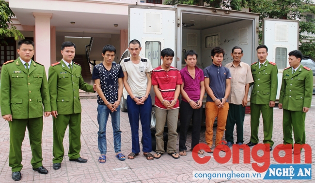 6 ĐTTN được tổ công tác Phòng Cảnh sát Truy nã tội phạm di lý về Nghệ An