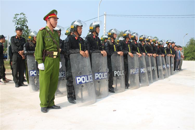 Lực lượng Công an triển khai thực tập  phương án chống bạo loạn, biểu tình trái pháp luật