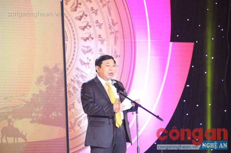 Đ/c Nguyễn Xuân Đường - Chủ tịch UBND tỉnh kêu gọi mỗi người hãy chung tay hành động để người nghèo có Tết ấm áp