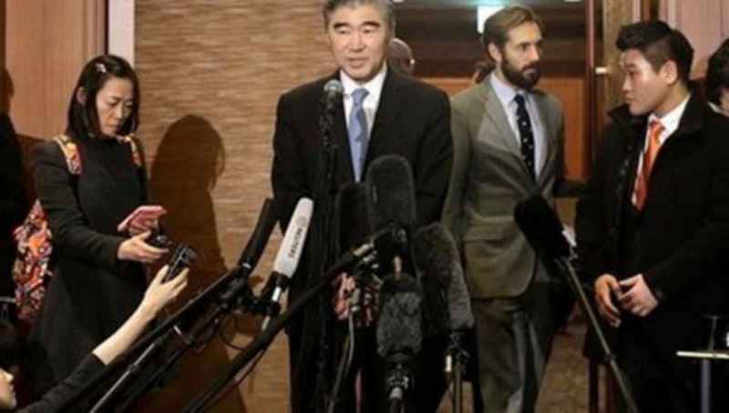 Đặc phái viên của Mỹ về chính sách Triều Tiên Sung Kim trả lời truyền thông hôm 13/1. (Nguồn: AP)