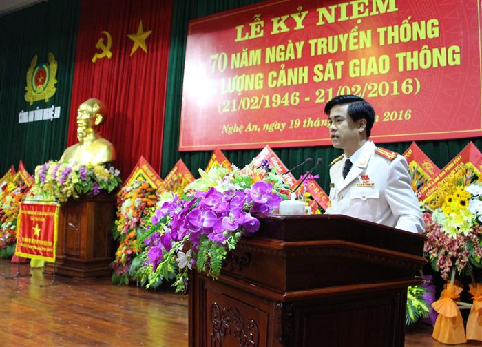 Đồng chí Thượng tá Nguyễn Đức Hải- Phó Giám đốc Công an tỉnh đọc diễn văn khai mạc buổi lễ