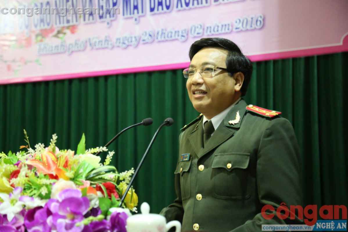 Đồng chí Đại tá Hồ Văn Tứ, Phó Bí thư Đảng ủy, Phó Giám đốc Công an Nghệ An gửi lời chúc sức khỏe tới toàn thể cán bộ hưu trí