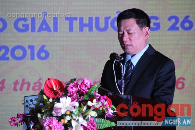 Đồng chí Hồ Đức Phớc - Ủy viên trung ương đảng, Bí thư tỉnh ủy, chủ tịch HĐND tỉnh Nghệ An lên phát biểu tại buổi lễ