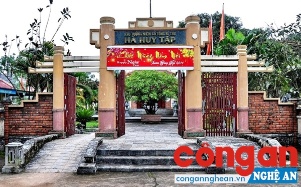 Khu lưu niệm Hà Huy Tập ở xã Cẩm Hưng, huyện Cẩm Xuyên, tỉnh Hà Tĩnh