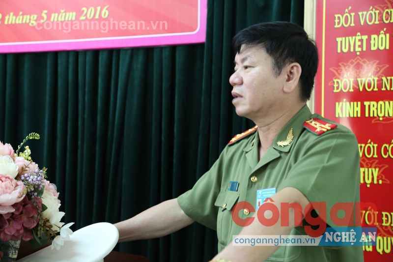 Đại tá Đặng Minh Đức - Trưởng phòng Tài chính phát biểu tại đại hội