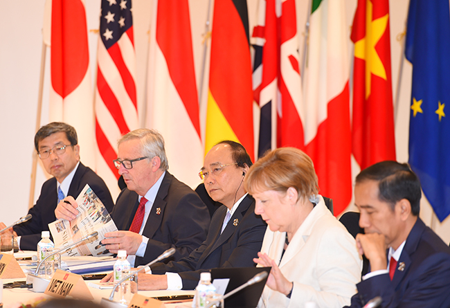  Thủ tướng Nguyễn Xuân Phúc dự Hội nghị thượng đỉnh G7 mở rộng. Ảnh: VGP/Quang Hiếu