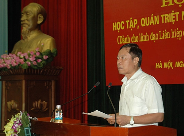 Đồng chí Phạm Văn Linh, Phó Ban Tuyên giáo TW phát biểu khai mạc.