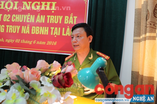 Đồng chí Đại tá Trần Văn Minh - Trưởng phòng Cảnh sát truy nã tội phạm đọc báo cáo Tổng kết 2 chuyên án 216M và 416T