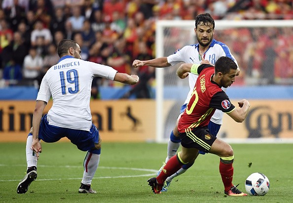 Hazard và nhiều ngôi sao Bỉ mất hút trước hàng thủ của Italia