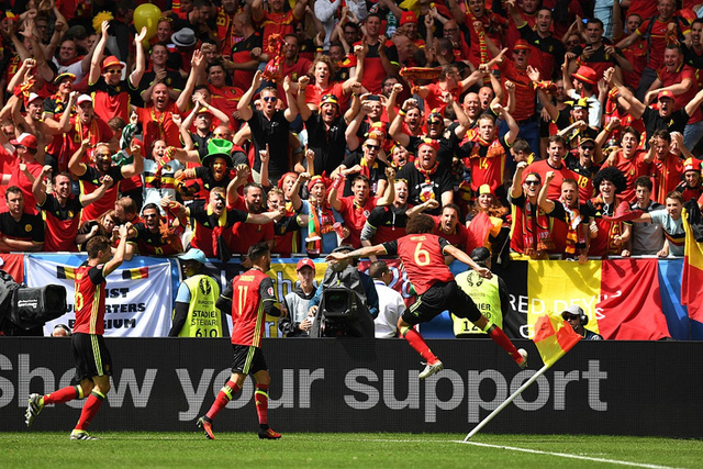 Witsel ăn mừng bàn thắng nâng tỉ số lên 2-0 cho tuyển Bỉ. Ảnh: UEFA