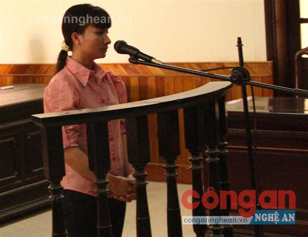 Bị cáo Ngô Thị Hiền tại phiên tòa
