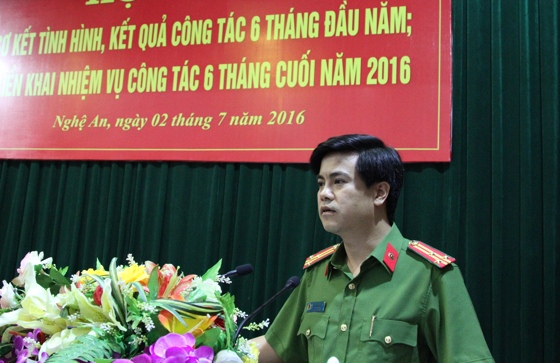 Đồng chí Thượng tá Nguyễn Đức Hải, Phó Giám đốc Công an tỉnh lưu ý các nhiệm vụ trọng tâm trong 6 tháng cuối năm trên lĩnh vực QLHC và TTATGT.