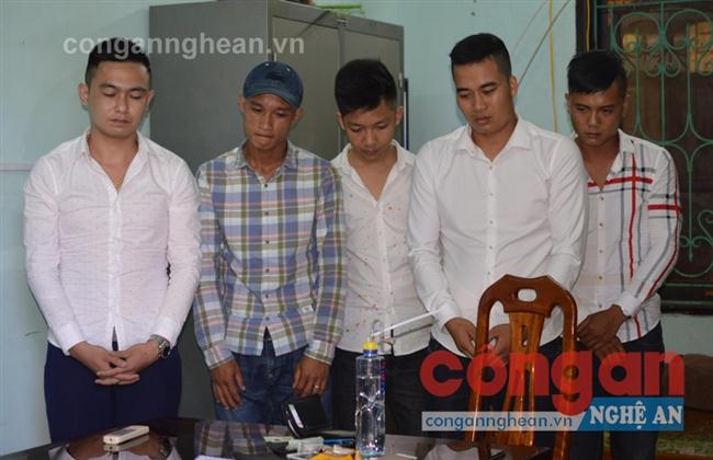Các đối tượng ma túy bị Công an TX Thái Hòa bắt giữ.