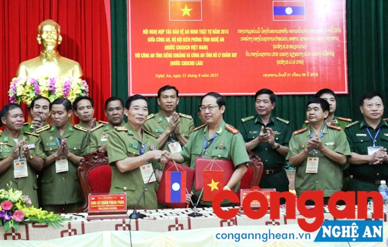 Công an tỉnh Nghệ An và Công an tỉnh Xiêng Khoảng (CHDCND Lào) ký kết bản ghi nhớ về công tác đảm bảo ANTT
