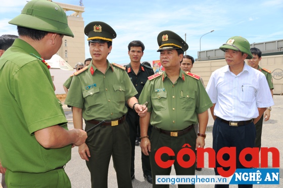 Đồng chí Đại tá Lê Văn Sao, Giám đốc Công an tỉnh cùng đoàn công tác Bộ Công an kiểm tra công tác đảm bảo ANTT