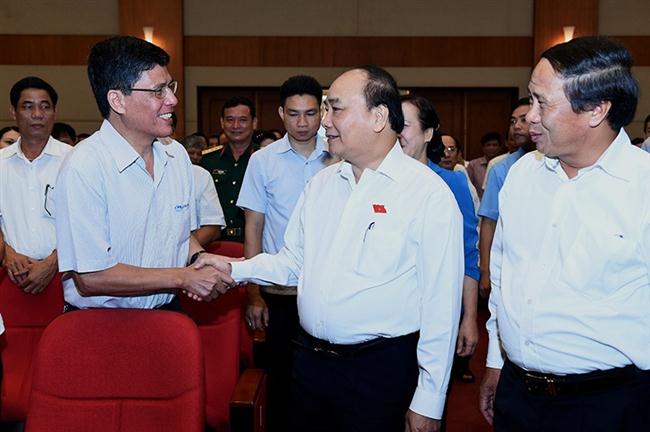 Cử tri Thành phố Hải Phòng chào đón Thủ tướng Nguyễn Xuân Phúc