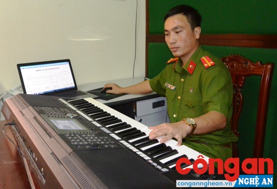 Trung úy Nguyễn Hoàng Đăng luôn ấp ủ dự định sáng tác các ca khúc về hình ảnh người chiến sỹ CAND