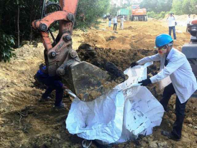 Vụ việc chôn rác thải ở Hà Tĩnh khiến người dân lo lắng