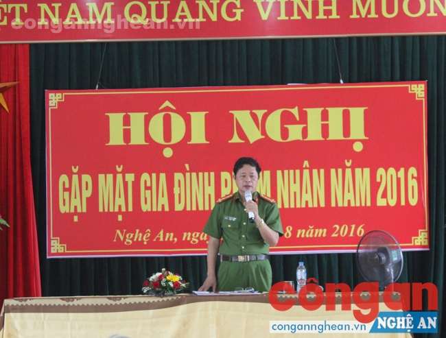 Đồng chí Đại tá Trần Sỹ Phàng chủ trì Hội nghị