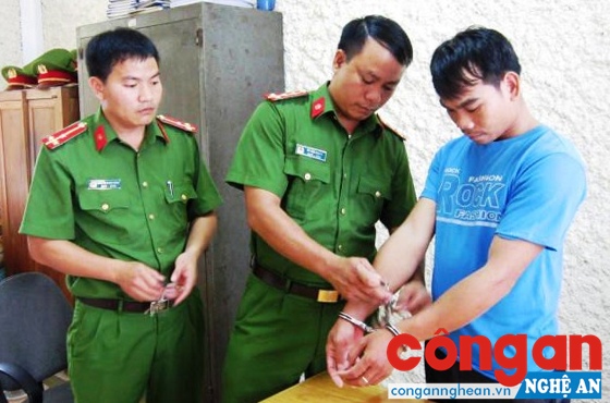 Công an huyện Diễn Châu bắt giữ đối tượng Nguyễn Xuân Lương