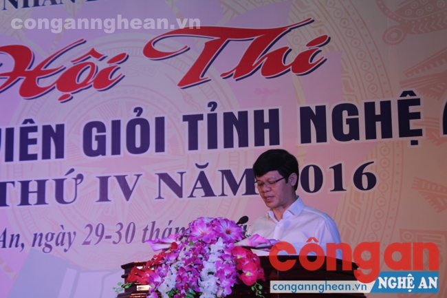 Đồng chí Lê Xuân Đại, Phó Chủ tịch UBND tỉnh phát biểu tại Hội thi