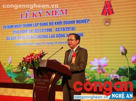 Đồng chí Thái Khắc Thư - Tỉnh uỷ viên, Bí thư Đảng uỷ Doanh nghiệp tỉnh  trình bày diễn văn kỷ niệm