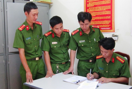 Đội Cảnh sát ĐTTP về Hình sự - Kinh tế - Ma túy Công an TX Hoàng Mai triển khai kế hoạch truy bắt đối tượng Lê Sỹ Dương