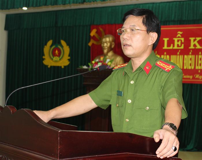 Đồng chí Đại tá Lê Văn Thái, Trưởng Công an huyện phát biểu tại buổi khai giảng